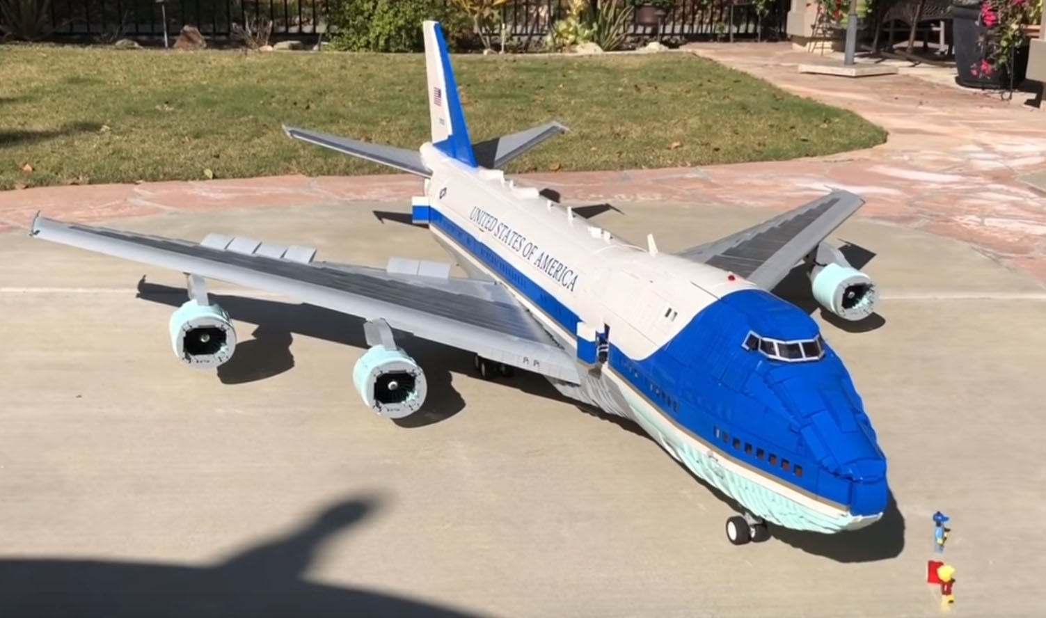 AIR FORCE ONE LEGO DE UN MILLON DE PIEZAS