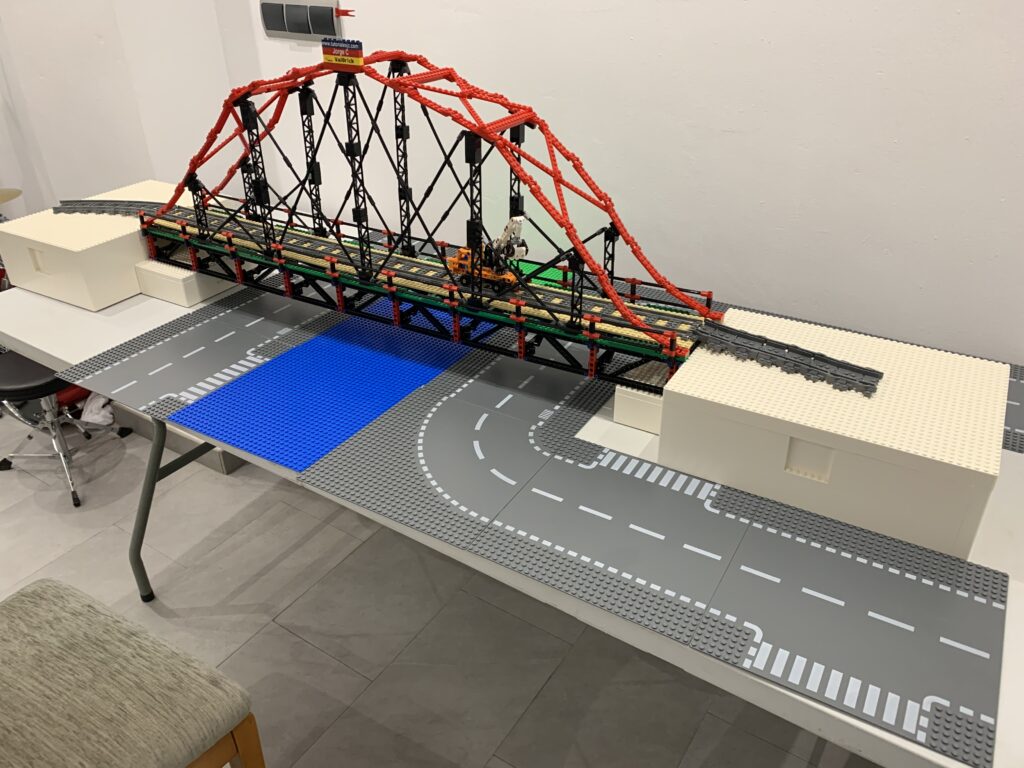 diorama lego puente en construcción