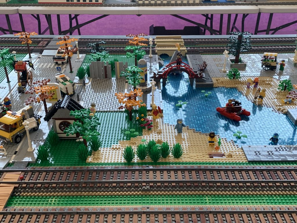 Mesa 3 Lego MILS

 Valbrick exposición Picassent 2021