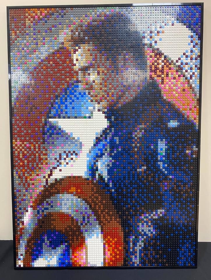 Gran mosaico Lego del Capitán América.