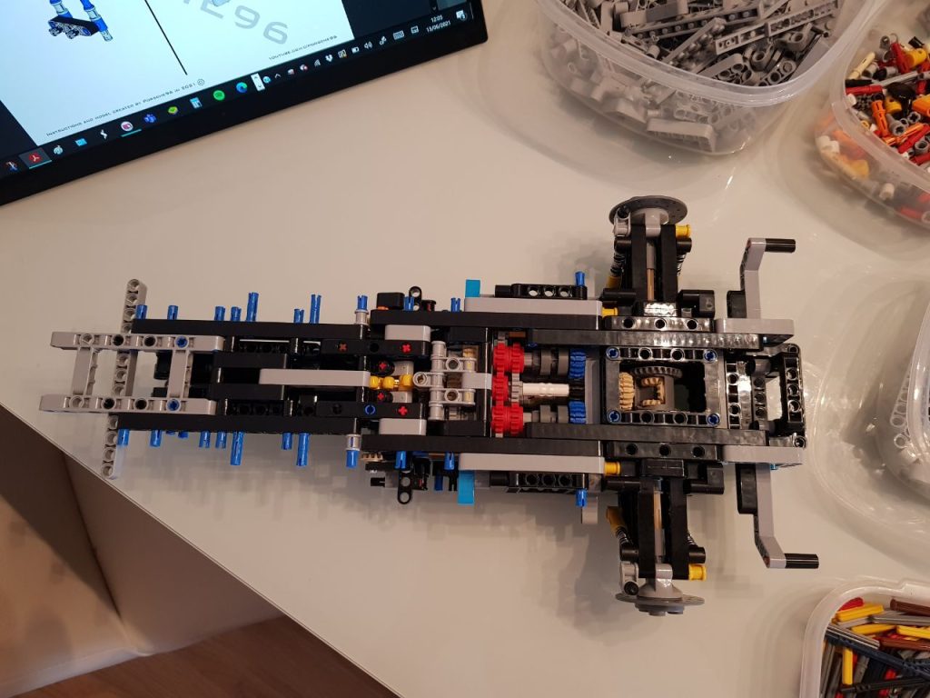La caja de cambios  del r8 Spyder Lego