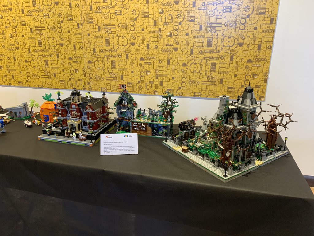 sala 2 de la Exposición Lego Alaquàs 2021 mesa ideas concursos halloween