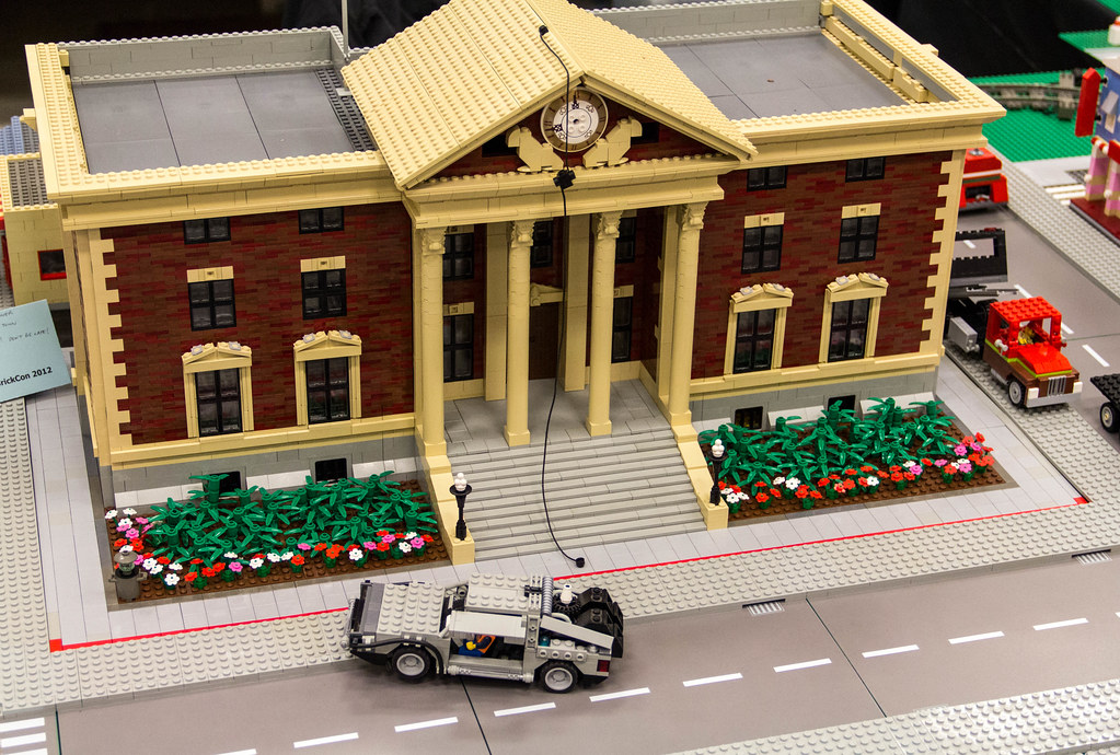 Lego Máquina del Tiempo de Regreso al Futuro moc escenas hill valley