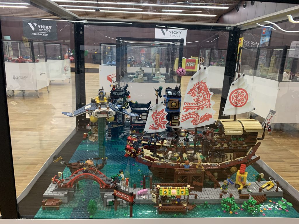 Recreación del puerto de Ninjago Lego
